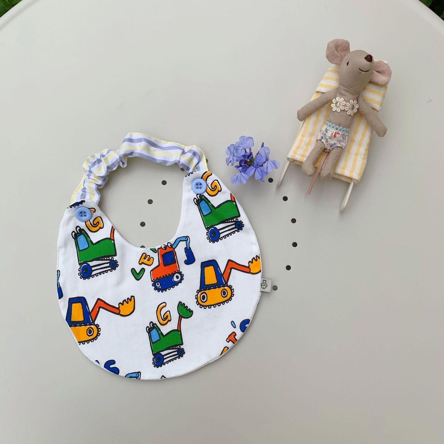 Removable Saliva Towel with Elastic Band for Newborn